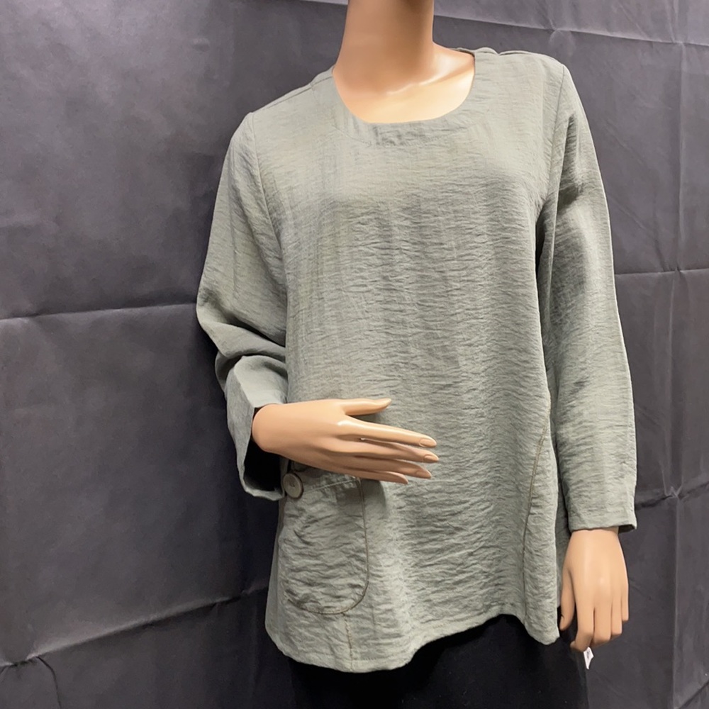 Lulu-B Green Comfy Flowy Blouse - Picture 2 of 8